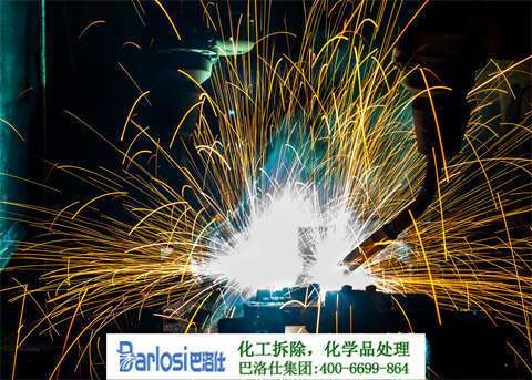 高效專業(yè)，外墻玻璃清洗領(lǐng)導(dǎo)者！